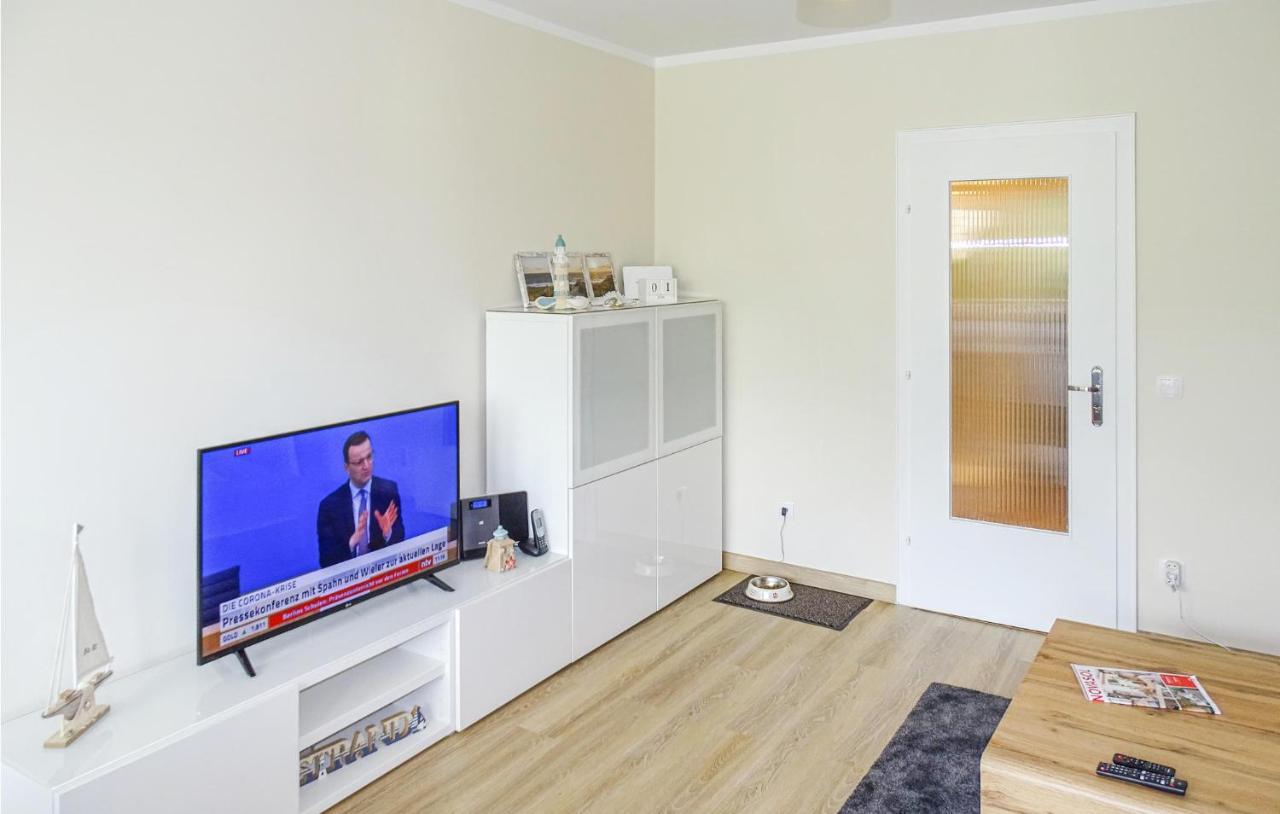 Lovely Apartment In Buesum With Kitchen Bagian luar foto